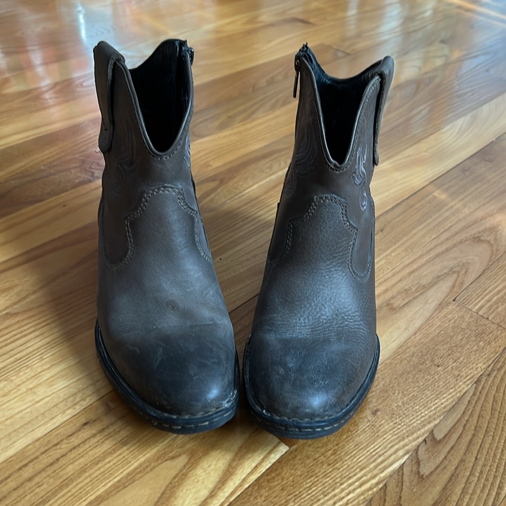 Born Women's Brown Leather Heeled Ankle Boots